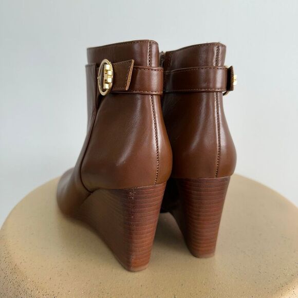 Tory Burch Women’s Sofia Cognac Leather Wedge Zip Almond Toe Ankle Bootie - Picture 5 of 13